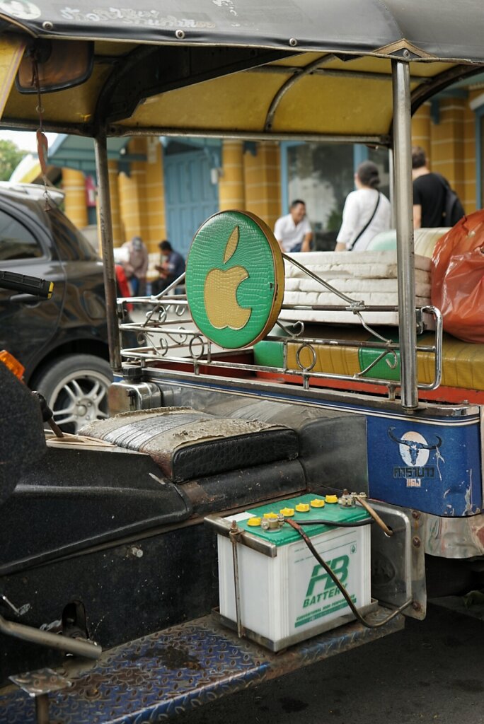 Gut ausgestattetes Tuktuk. 